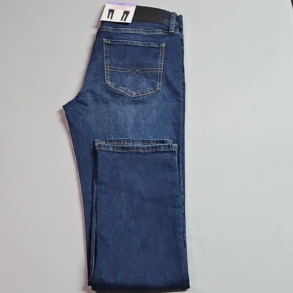 Lucky Brand Mid Rise Straight Leg Jeans 4/27 . NWT - Picture 4 of 4
